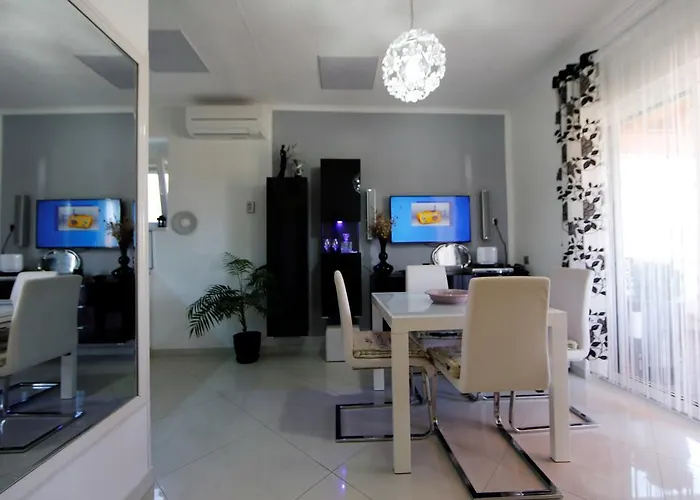 Daire Long Island Luxury Residence, Dugi Otok-private Parking,next To